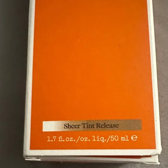 Origins GinZing SPF 40 Moisturizer in Vibrant Orange - Picture 4 of 4